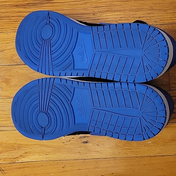 Jordan Big Kid's Air 1 Retro High OG Black/Royal Blue-White Size 6.5Y FD1437-042 - Picture 16 of 16